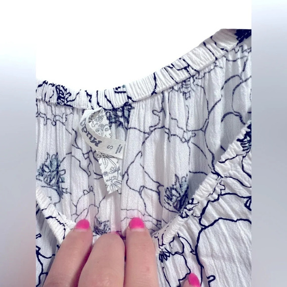 Mudd size small beachy boho romper. Such a cute summer beach outfit​ - Picture 4 of 4